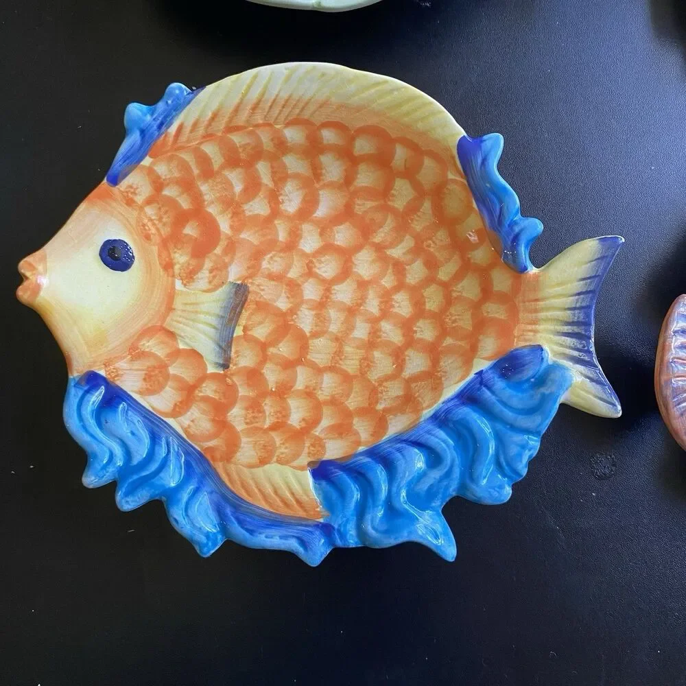 Pier 1 One Lot Of 4 Hand Painted Brightly Colored Mix & Match Fish Plates